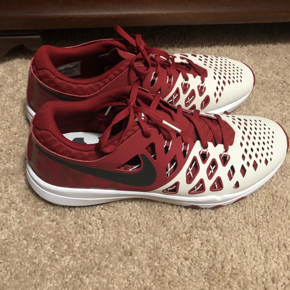 Nike OU cross trainers